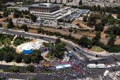 Israel's main union to discuss declaring general strike