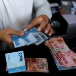 Indonesia president says rupiah's drop still 'safe', flags tax incentives