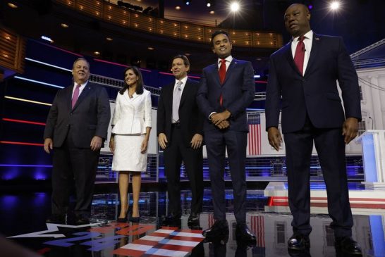U.S. presidential hopefuls go toe-to-toe over footwear at Republican debate