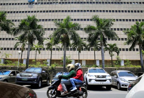 Philippine central bank stays on hold, maintains hawkish tone