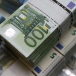 Euro rebounds modestly after hitting support levels amid Fed speculation