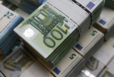 Euro rebounds modestly after hitting support levels amid Fed speculation