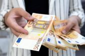Analysis-Euro area governments smash bond sale records in hefty funding year