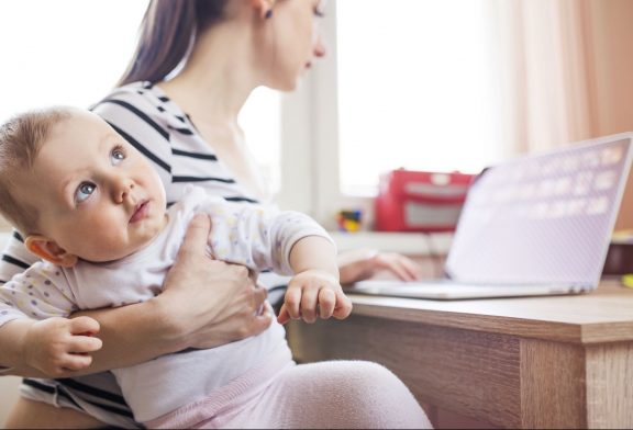 Real Talk: The Reality Of Building A Business While Being A New Mom