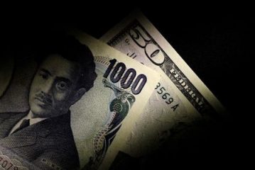 Dollar steady, while yen strengthens ahead of BOJ meeting