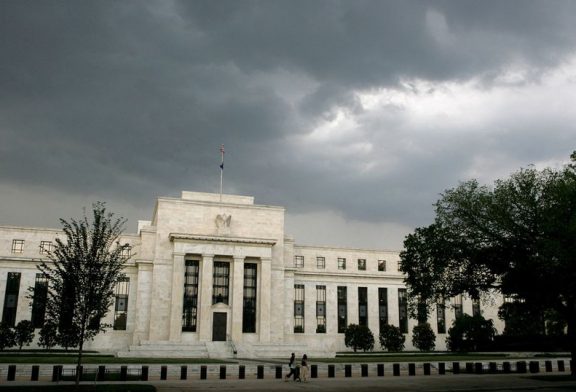 U.S. job market data bolsters Fed's 'no rush' rate cut view