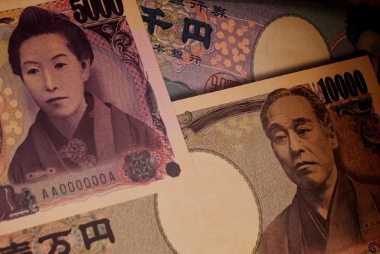 Analysis-Yen carry trade tempts sellers despite BOJ rate hike