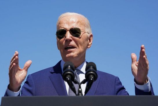 Arizona independents in play as Biden pushes big Intel investments