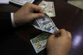 Dollar dips as Asian currencies find support