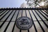 India cenbank keen to further build up record high FX reserves, say sources