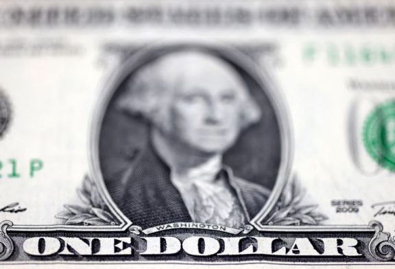 US dollar to stay strong as markets delay Fed rate-cut bets: Reuters poll
