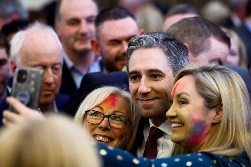 © Reuters. Ireland's Minister for Higher Education, Simon Harris, poses for a picture after being announced as the new leader of Fine Gael at the party's leadership election convention, in Athlone, Ireland, March 24, 2024. REUTERS/Clodagh Kilcoyne/ File Photo