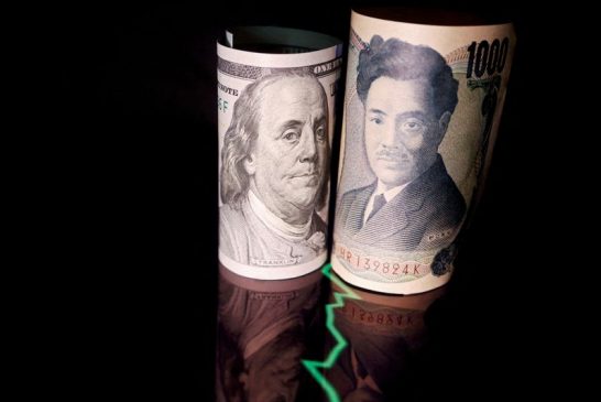 Dollar firms ahead of US inflation data, yen keeps traders on alert