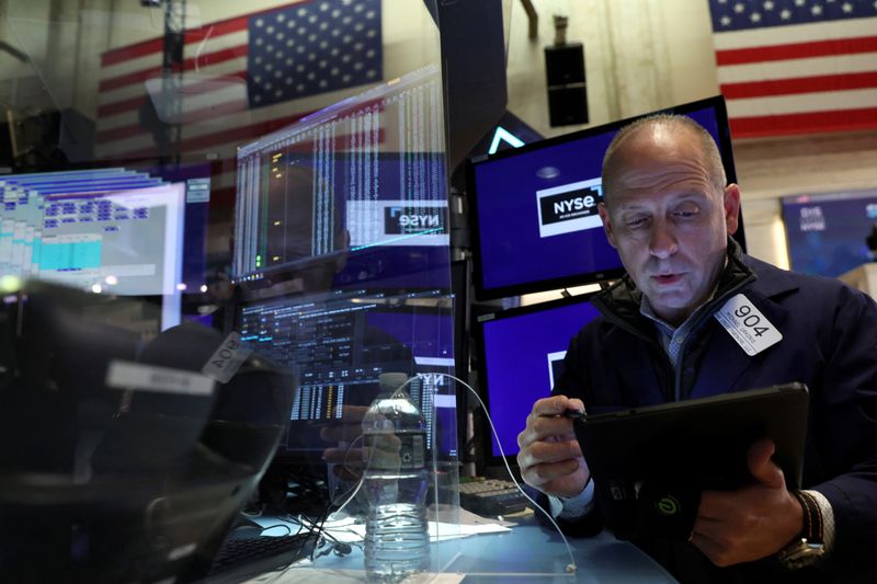 Futures muted, Fed minutes ahead – what's moving markets