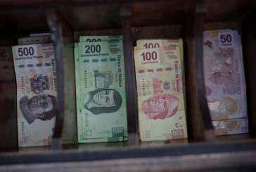 Mexican peso, stocks tumble on fears of ruling coalition super-majority in Congress