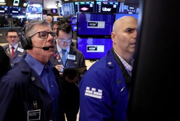 Wall Street stocks close slightly lower; jobs data strong but rates still high