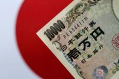 Japanese yen weakens, USDJPY hits 38-year high despite intervention fears