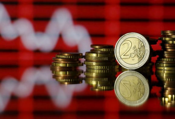 Euro Nears 1.10 as Market Awaits ECB Meeting and US Jobs Data