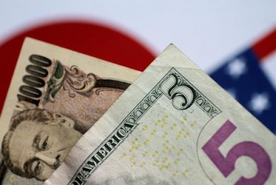 Asia FX upbeat as rate cut bets dent dollar; yen on intervention watch