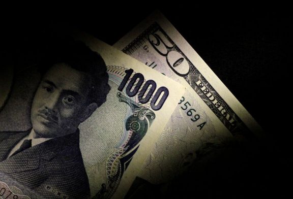 US yields boost dollar and leave yen dazed at 38-year low