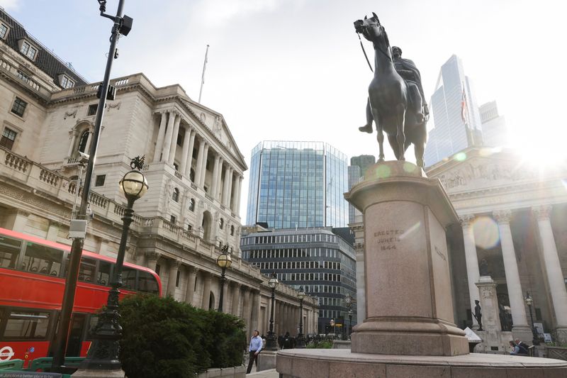 © Reuters. FILE PHOTO: A general view of the Bank of England in London, Britain July 12, 2023. REUTERS/Anna Gordon