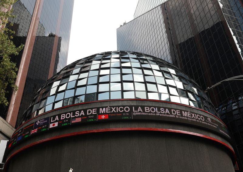 © Reuters. A view of Mexico's stock (Bolsa de Mexico) exchange building in Mexico City, Mexico August 5, 2024. REUTERS/Henry Romero