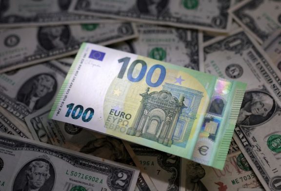 Analysis-Euro, now a safer bet, emerges a winner from market turmoil