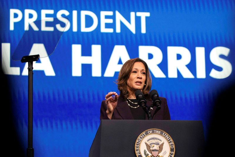 Kamala Harris calls Trump an “unserious man,” accepts Democratic nomination