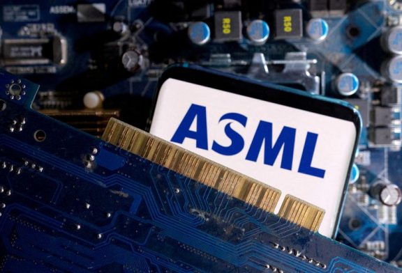 Russian firms bought spare parts for 25-year-old ASML machines, says newspaper Trouw