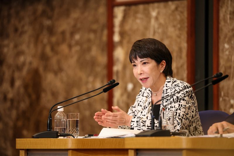 © Reuters. Economic Security Minister Sanae Takaichi, a candidate for Japan's ruling Liberal Democratic Party’s (LDP) presidential election, speaks during a debate at the Nixon Kisha Club in Tokyo, Japan September 14, 2024. Takashi Aoyama/Pool via REUTERS