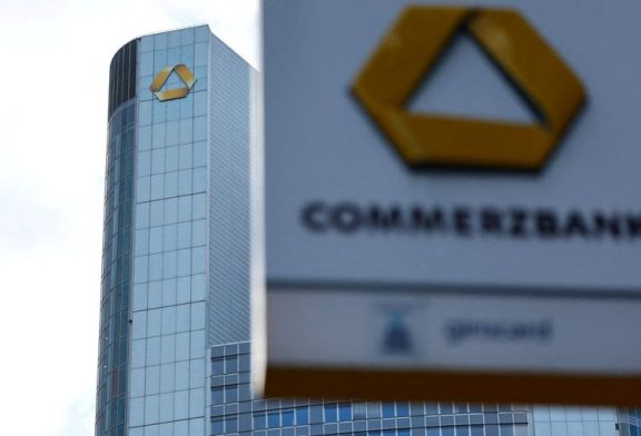 Germany must oppose UniCredit takeover of Commerzbank, bank employees and union warn