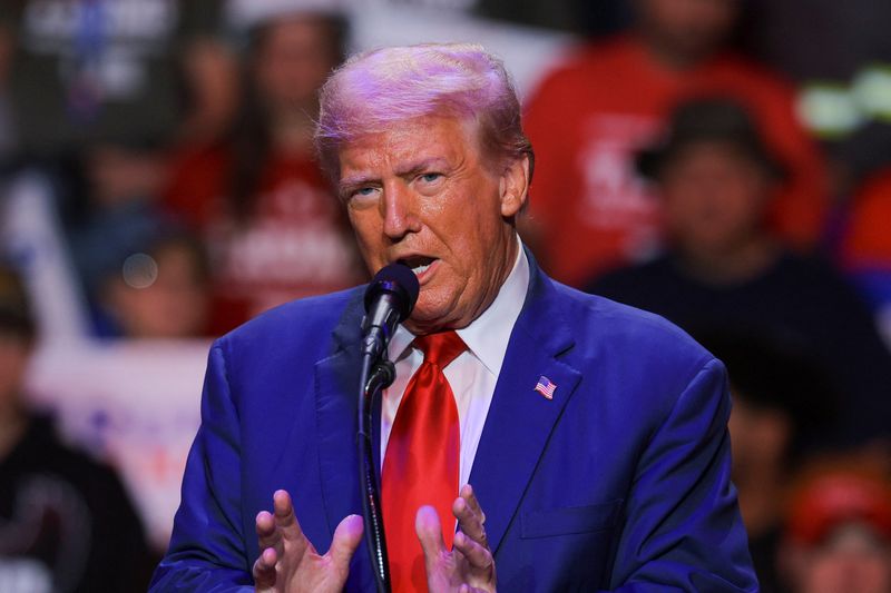 © Reuters. Republican presidential nominee and former U.S. President Donald Trump holds a campaign rally in Indiana, Pennsylvania, U.S., September 23, 2024. REUTERS/Brian Snyder