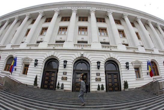 Romanian fiscal adjustment plans challenge timeline for interest rate cuts