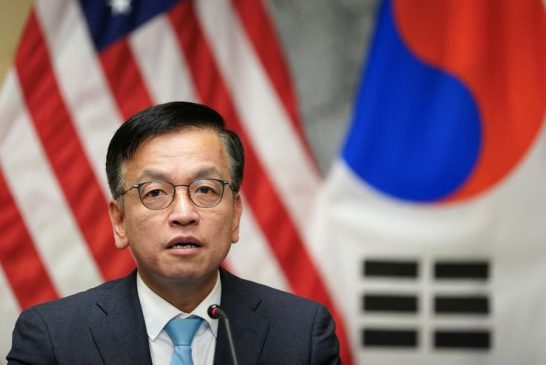 South Korean finance minister views dollar-won near 1,400 as new normal, Yonhap reports