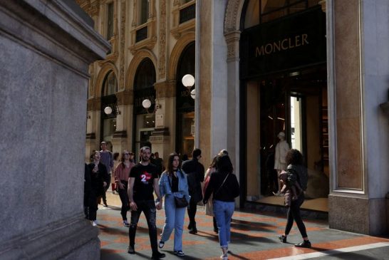 Italy business morale sinks, casting shadow over growth prospects