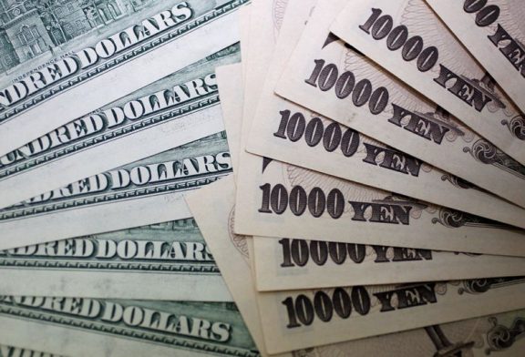 Yen slumps after Japan's election, dollar set for biggest monthly rise in 2-1/2 years